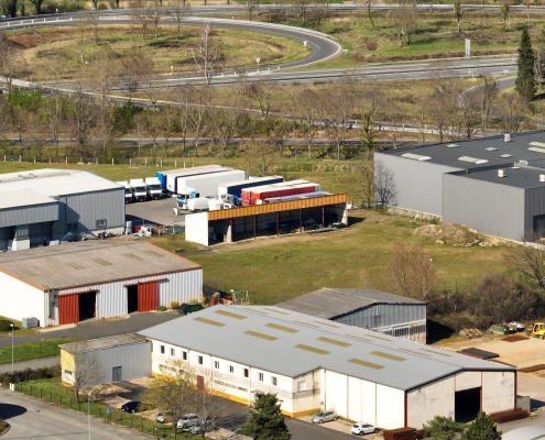 Mid-sized manufacturers incentives from infrastructure support