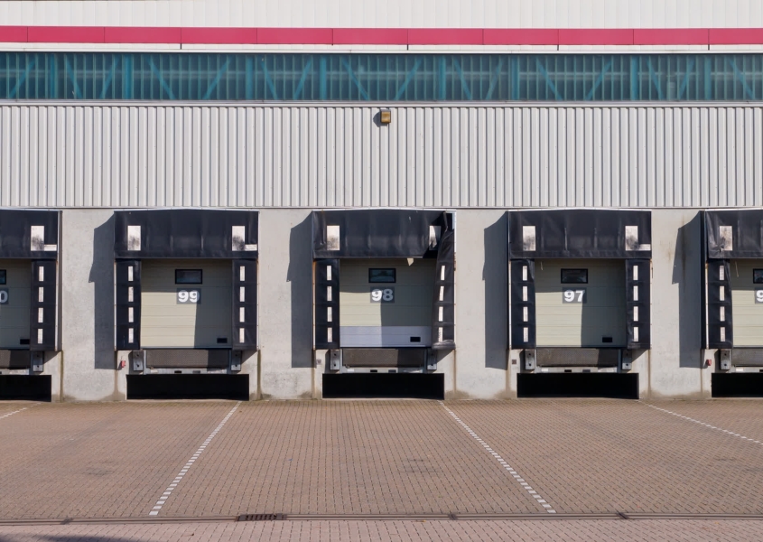 Site selection supply chain resilience with reliable infrastructure